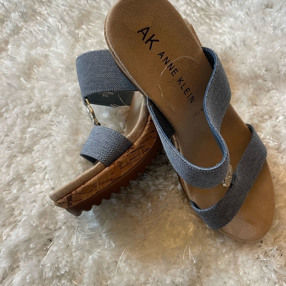 Anne Klein Women's Blue Sandals - Picture 4 of 7